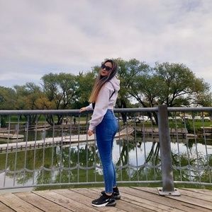 Meet your Posher, Thu